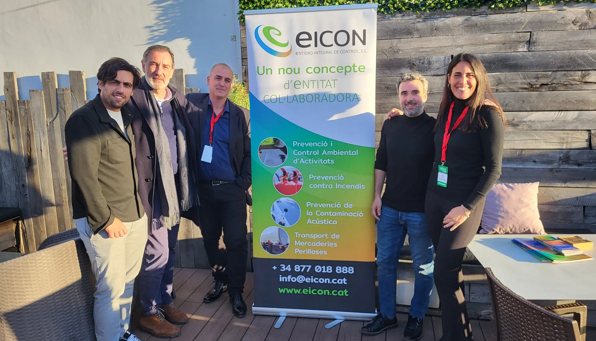L'equip d'eICON a l'estand de la Fira de Mostres de Girona